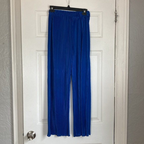 Pleated Beach Matching Button Down Shirt and Pant Set - Picture 6 of 8